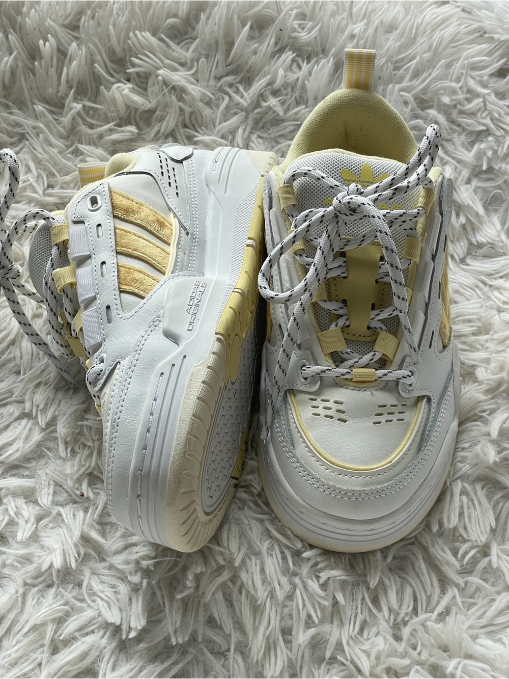 adidas Originals ADI2000 Cloud White Almost Yellow Velvet sneakers